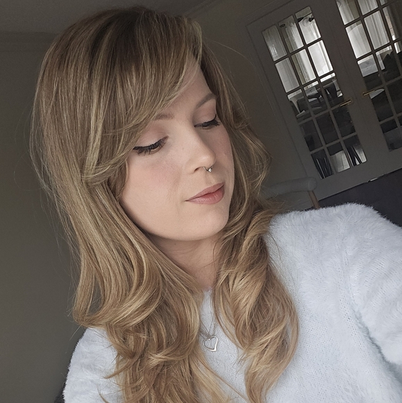 Meet your Posher, Chloe - Picture 1 of 1